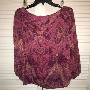 Bright blouse with keyhole detail in the back